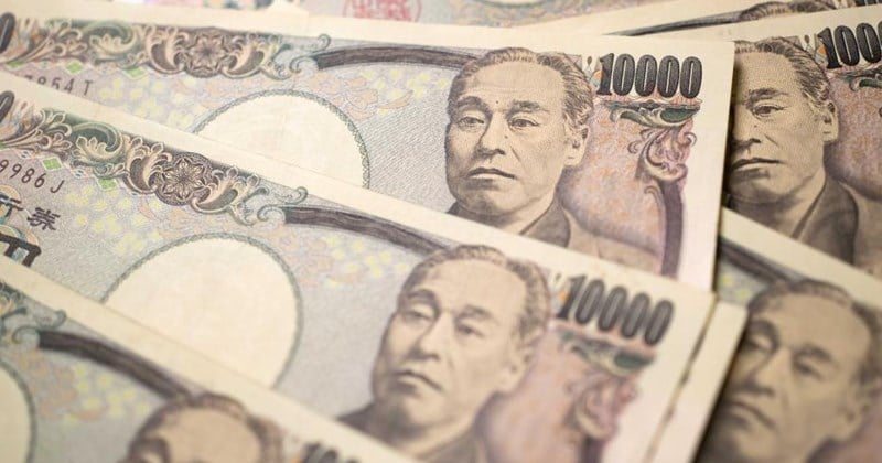 日本銀行は緩和的な金融政策を維持