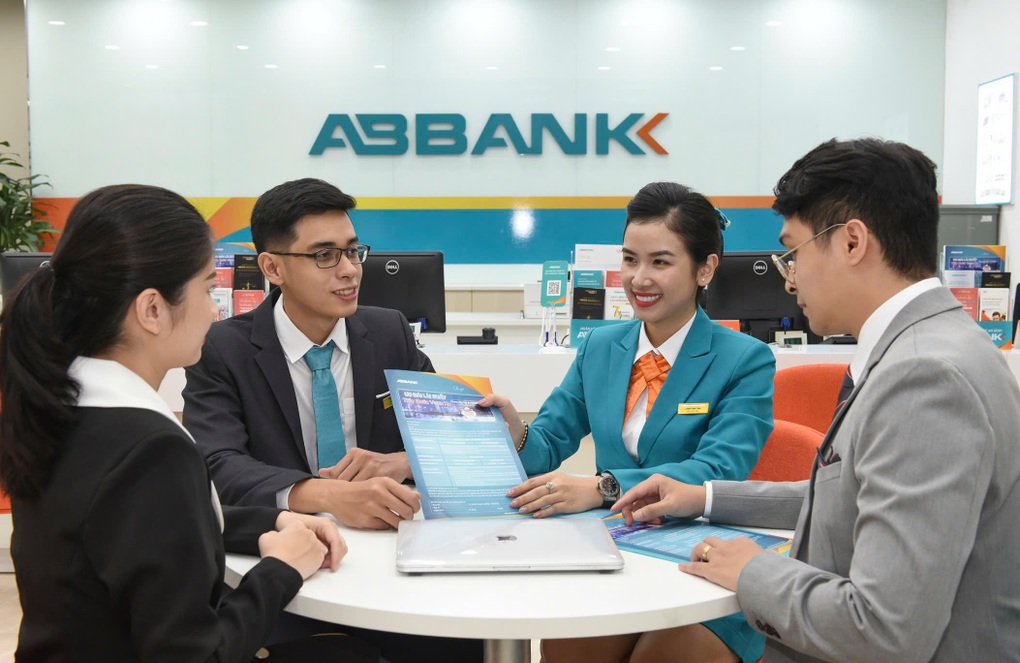 ABBANK đẩy mạnh chuyển đổi số, hỗ trợ khách hàng sau bão - 4