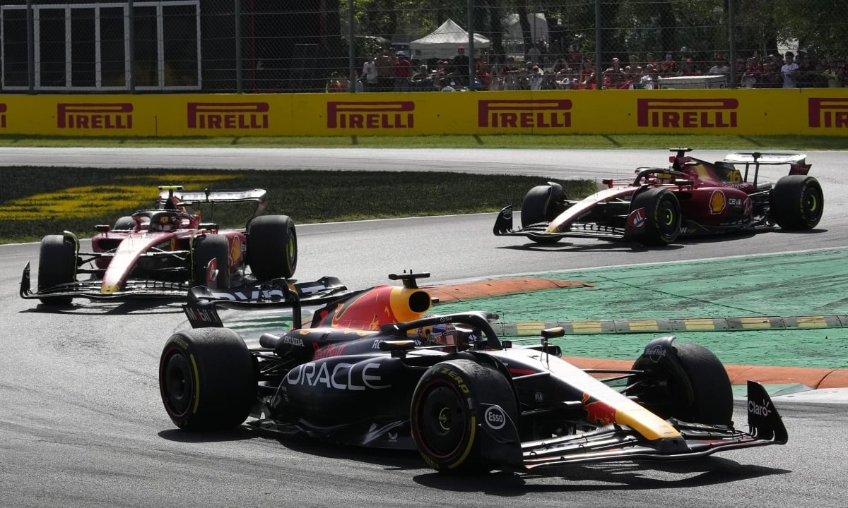 Verstappen lập kỷ lục thắng 10 chặng liên tiếp