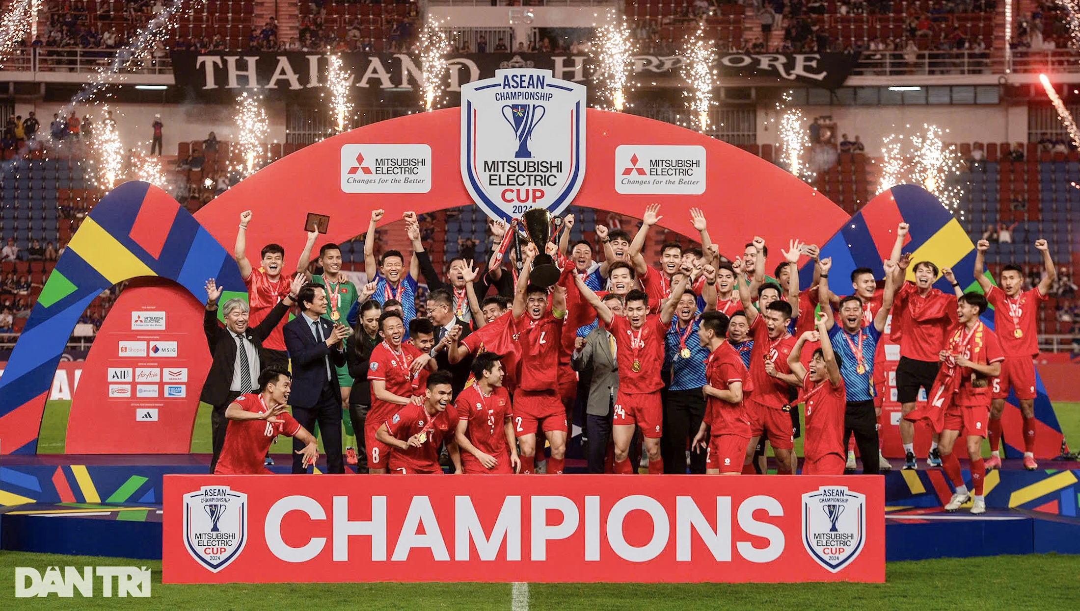 Hình ảnh tuyển Việt Nam vô địch AFF Cup 2024 đầy thuyết phục trước Thái Lan