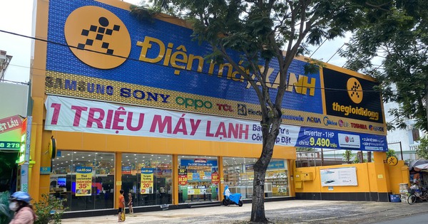 Huit téléphones portables de luxe ont été volés dans le magasin Dien May Xanh de la ville de Thu Duc