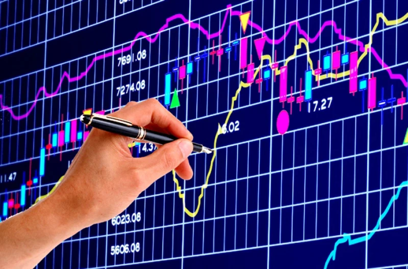 VN-Index increased slightly at the end of the week with high liquidity