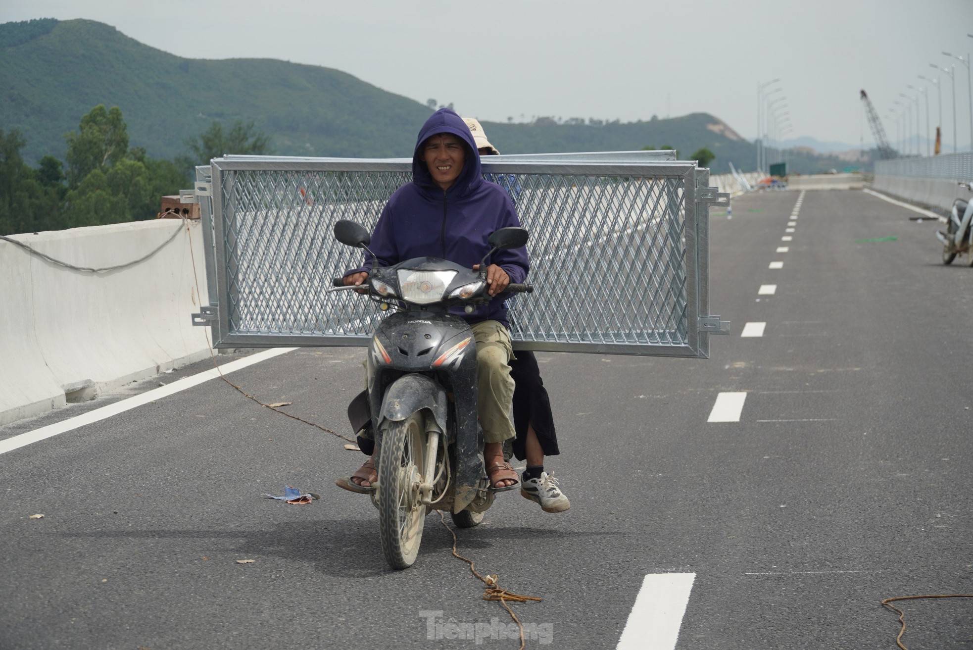 開通前の南北高速道路にかかる最長の河川橋（写真10）