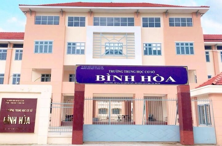 Binh Hoa Secondary School (Cu Chi District, Ho Chi Minh City).