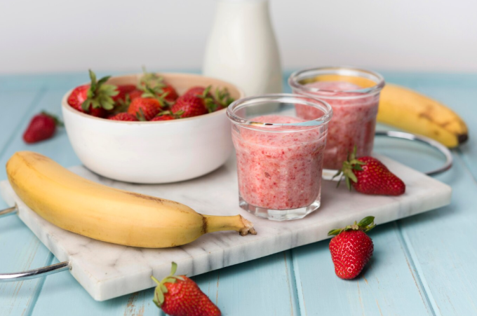 Fruit smoothies are delicious, nutritious, and healthy for cancer patients. Photo: Freepik