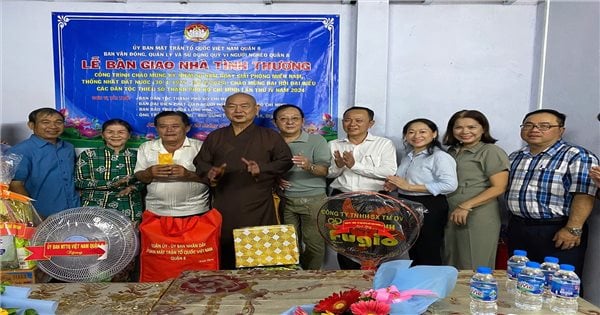 Ville. Ho Chi Minh : Remise de maisons de charité aux familles des minorités ethniques