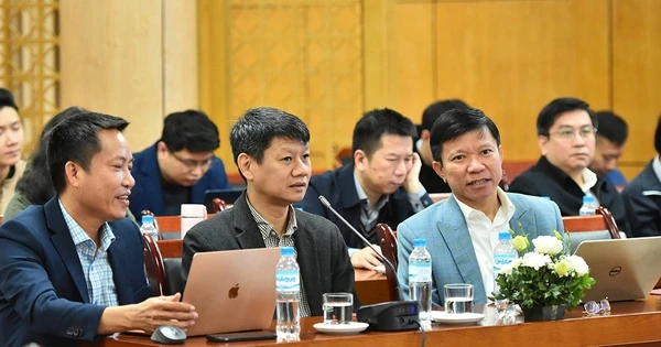 Bắt đầu từ hôm nay để 'cứu' nhà khoa học trẻ