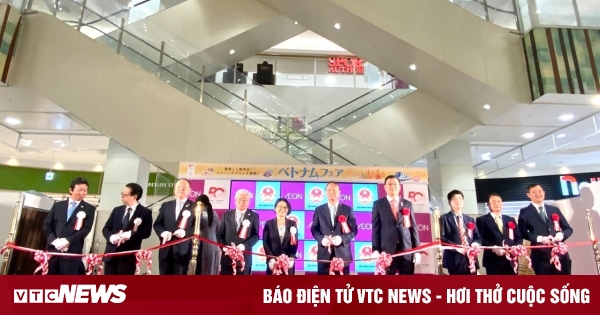 Presentación de productos de la región sur en la Semana de productos vietnamitas en AEON Japón