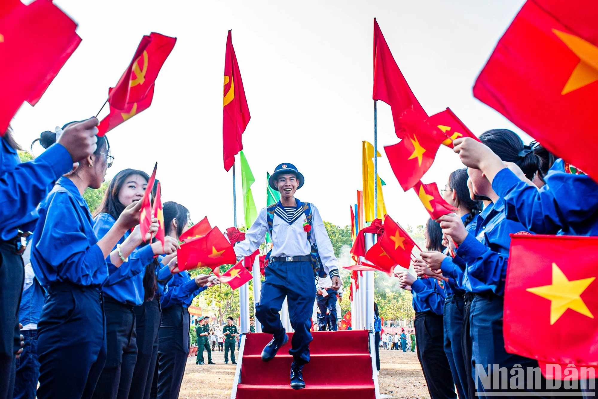 [Ảnh] Xúc động khoảnh khắc thanh niên Đồng Nai lên đường nhập ngũ ảnh 6