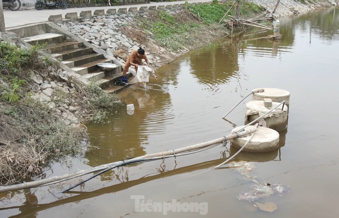 ฮาติญห์: ครัวเรือนหลายพันหลังใช้น้ำแม่น้ำที่ปนเปื้อนในการทำกิจกรรมต่างๆ ในชีวิตประจำวัน ภาพที่ 5