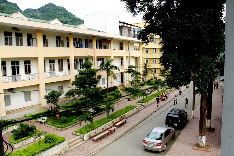 Bệnh viện Đa khoa tỉnh Sơn La: Tiếp tục nâng cao hơn nữa chất lượng khám, chữa bệnh cho nhân dân