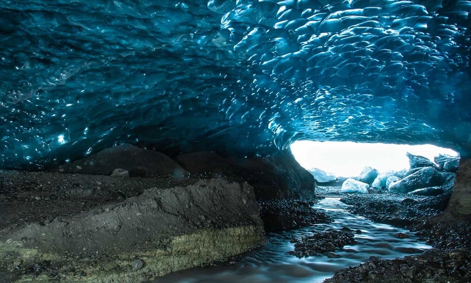 Eishöhle wie eine Riesenpython