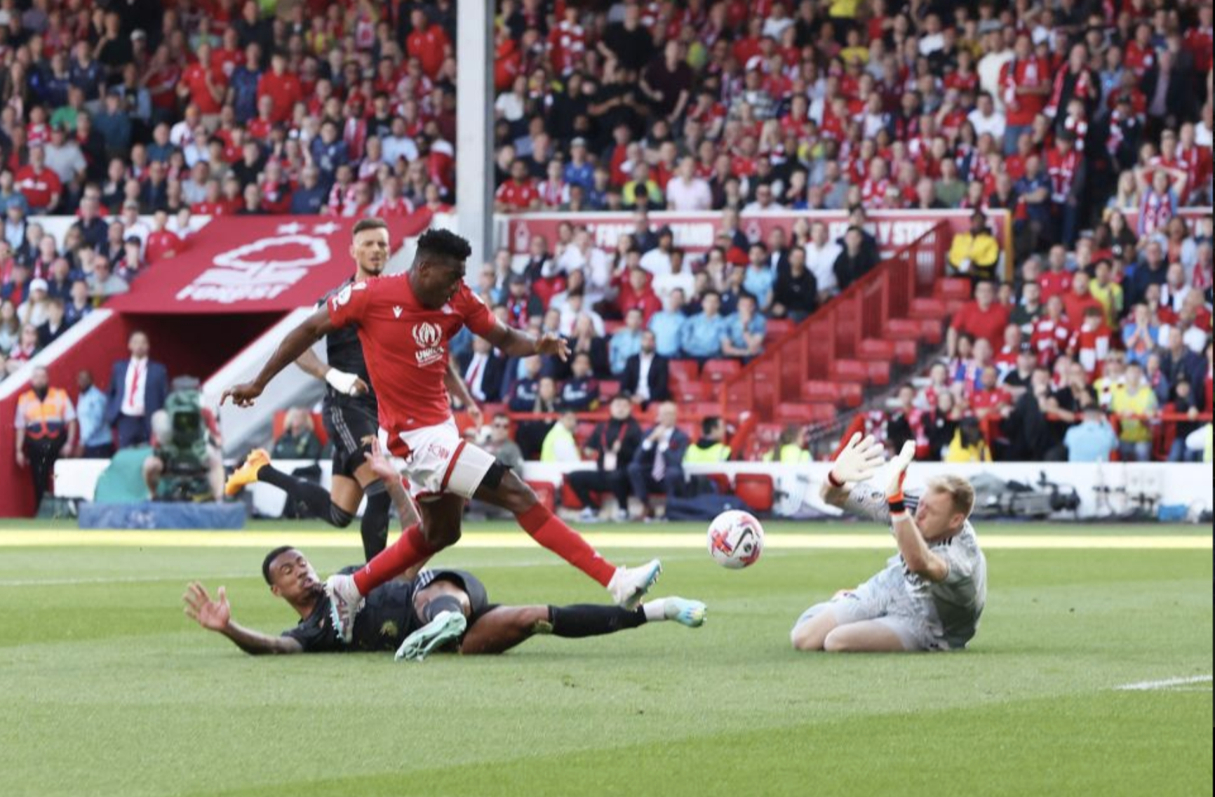 Thua sốc tân binh Nottingham Forest, Arsenal tan vỡ giấc mơ vô địch - Ảnh 3.