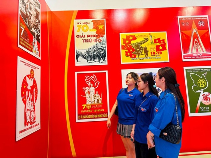 Le centre abrite plus de 150 peintures datant de 70 ans, jusqu'au jour de la libération, photo 2
