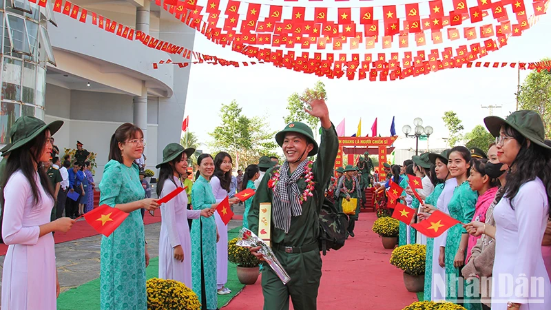 Vĩnh Long chăm lo tốt cho gia đình tân binh lên đường nhập ngũ