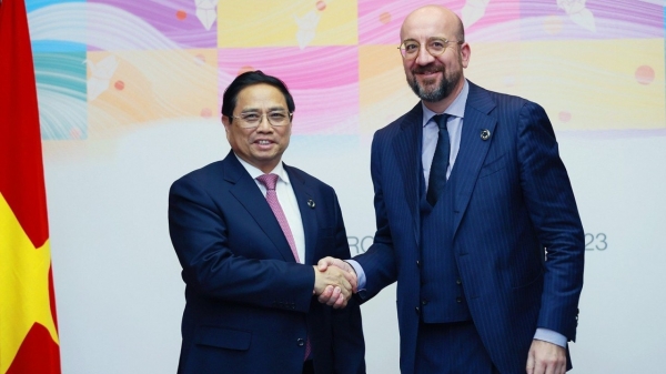 นายกรัฐมนตรี Pham Minh Chinh เข้าพบกับประธานสภายุโรป Charles Michel