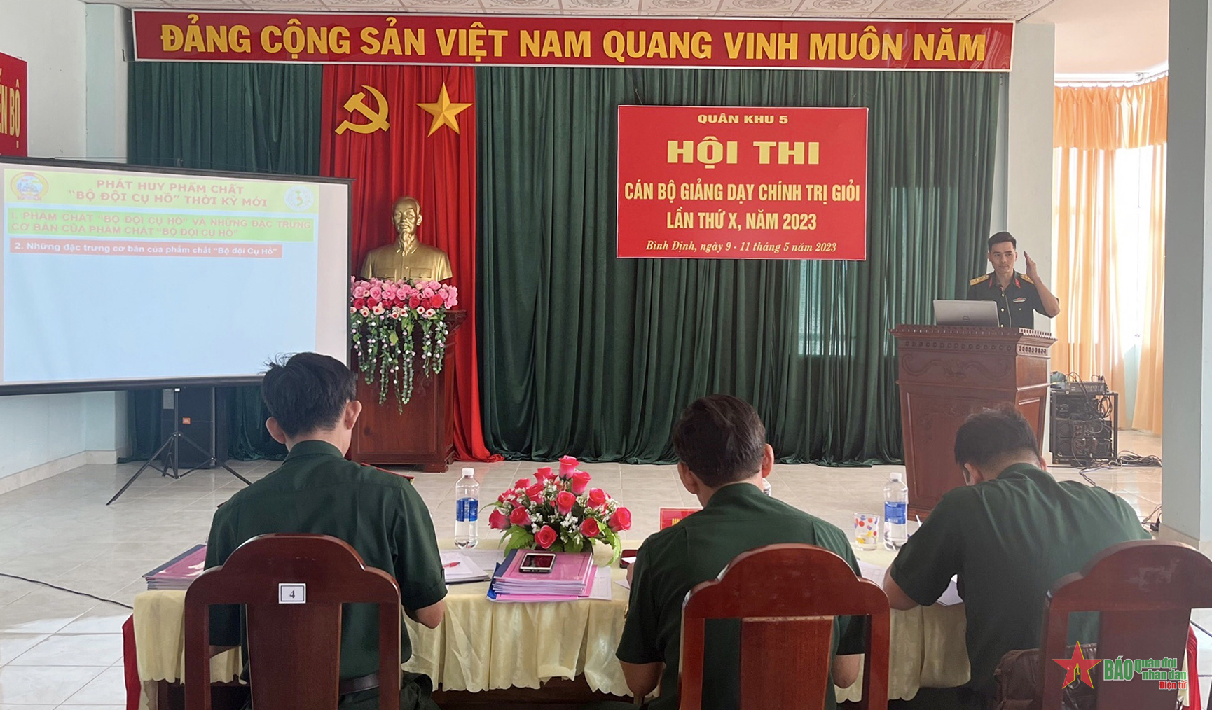 Cuộc “sát hạch” đánh giá chất lượng cán bộ giảng dạy chính trị