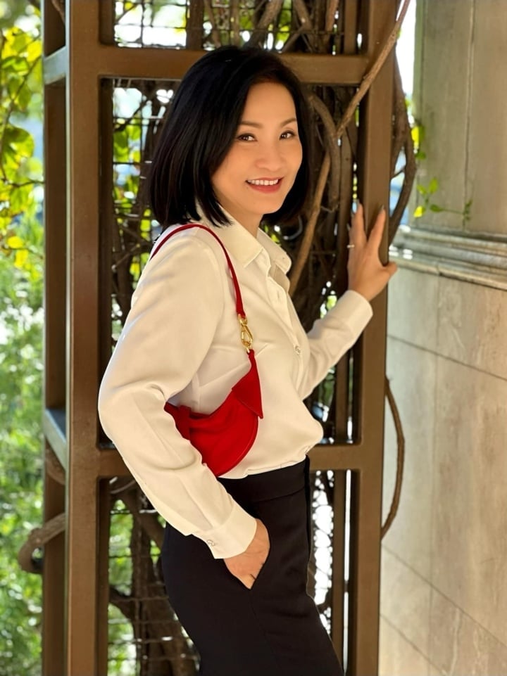 Hong Dao after 4 years of divorce from Quang Minh: 61 years old, still young and beautiful, acting in Hollywood movies - 2