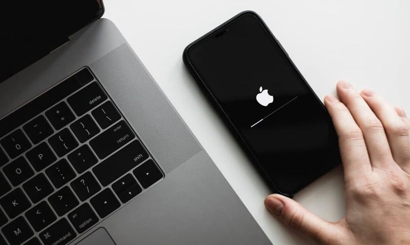 Nhiều iPhone đột ngột tắt nguồn hoặc tự khởi động lại vào ban đêm.
