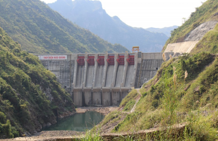 Với vị trí đắc địa, cảnh quan thiên nhiên tuyệt đẹp, Huội Quảng không chỉ mang giá trị về năng lượng mà còn là điểm đến du lịch đầy tiềm năng.