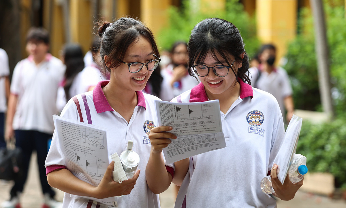 Finalisation de l'examen de fin d'études secondaires 2025 avec deux matières obligatoires