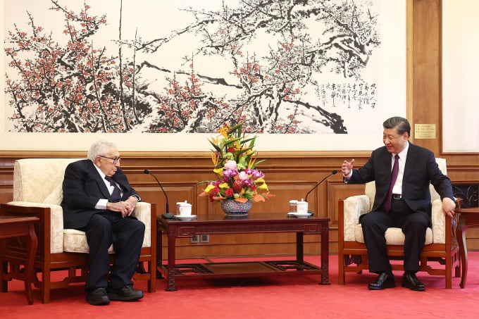 El exsecretario de Estado estadounidense Henry Kissinger (izquierda) se reunió con el presidente chino Xi Jinping en Pekín en julio. Foto: AFP