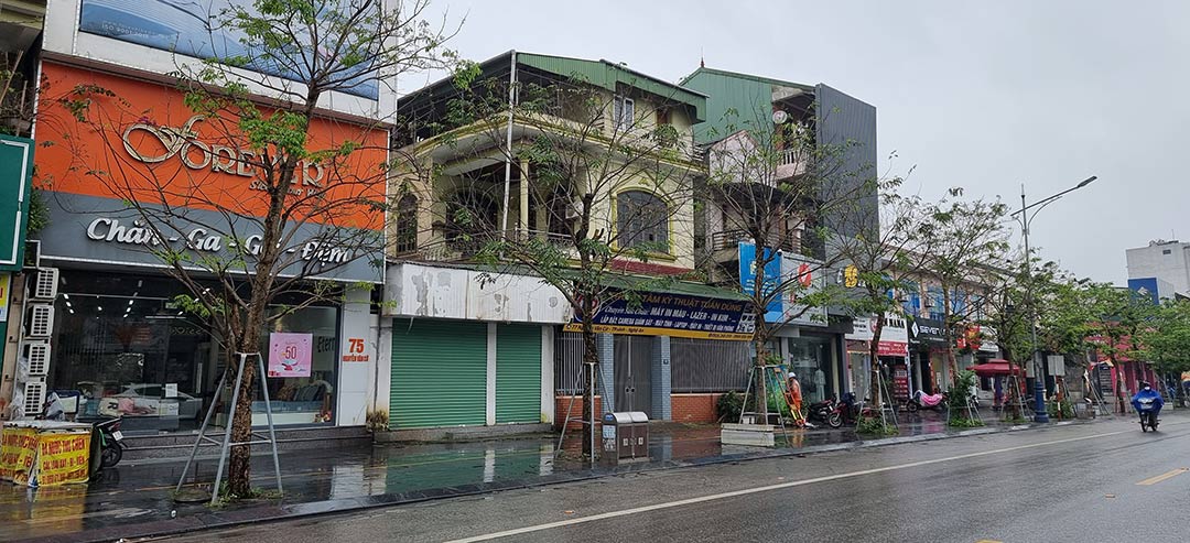 In der Nguyen Van Cu Straße laufen die Geschäfte schleppend. Foto: Quang Dai