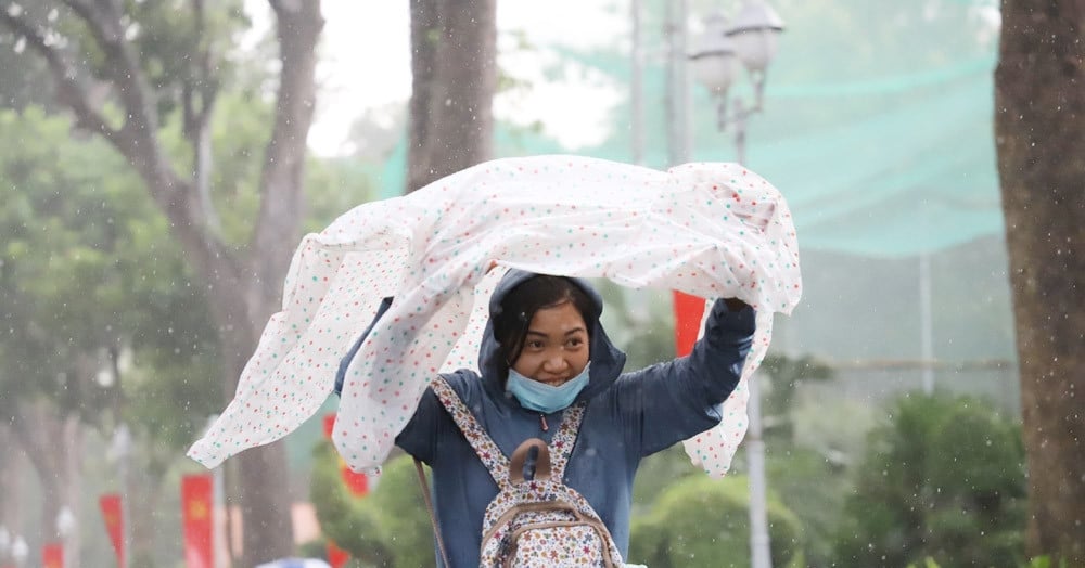 Wettervorhersage 17. Oktober 2024: Hanoi sonniger Nachmittag, HCMC Gewitter