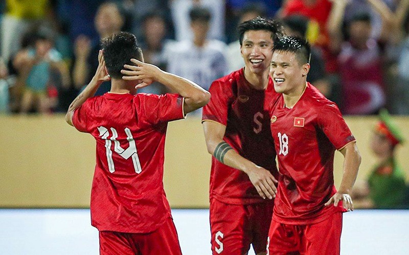 ฟาม ตวน ไห่ (หมายเลข 18) เป็นผู้ทำประตูแรกในนาทีที่ 49 (ภาพ: VFF)