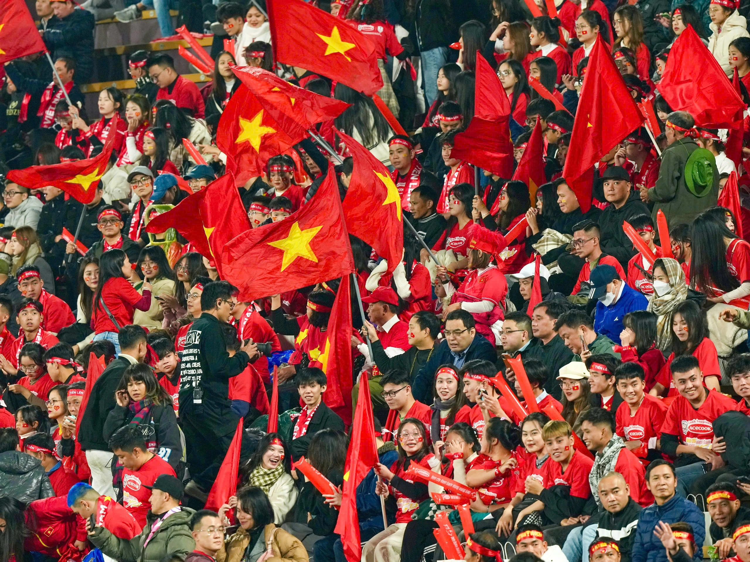 'Sold out' tickets to watch Vietnam play in the semi-finals: Viet Tri Stadium opens again on Singapore match day