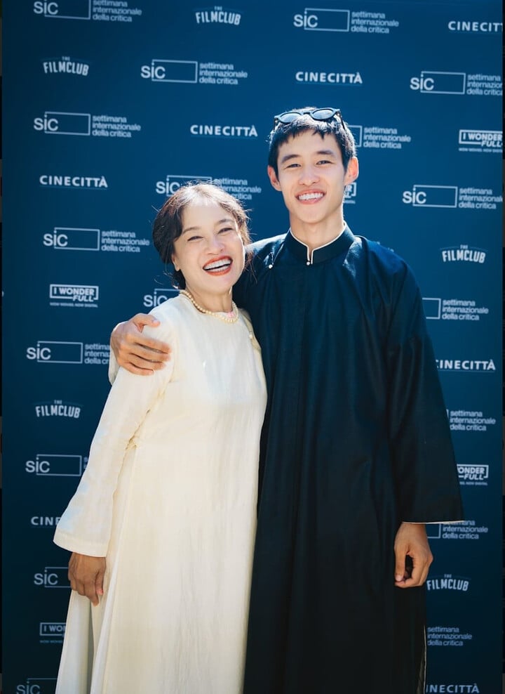 Tu Oanh and her son Bui Thac Phong at the Venice Film Festival.