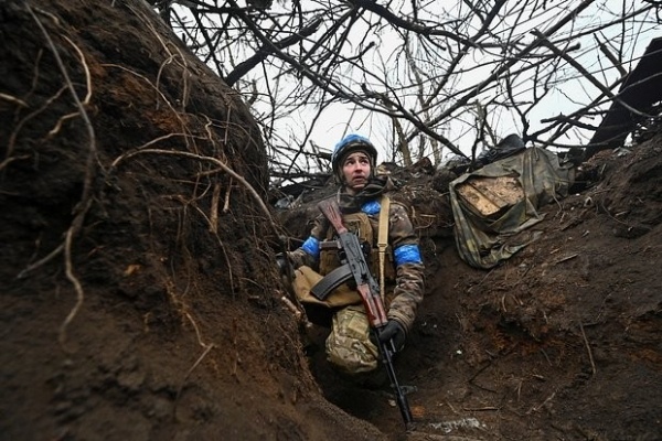 Ukraine exhausted on the front line, calls on allies for aid