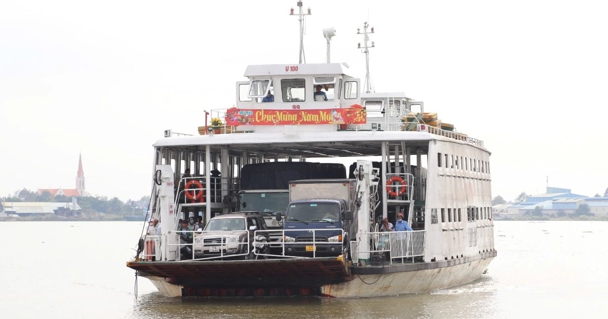 Le ferry reliant Vinh Long à Ben Tre arrête temporairement ses opérations pour remplacer le pont flottant