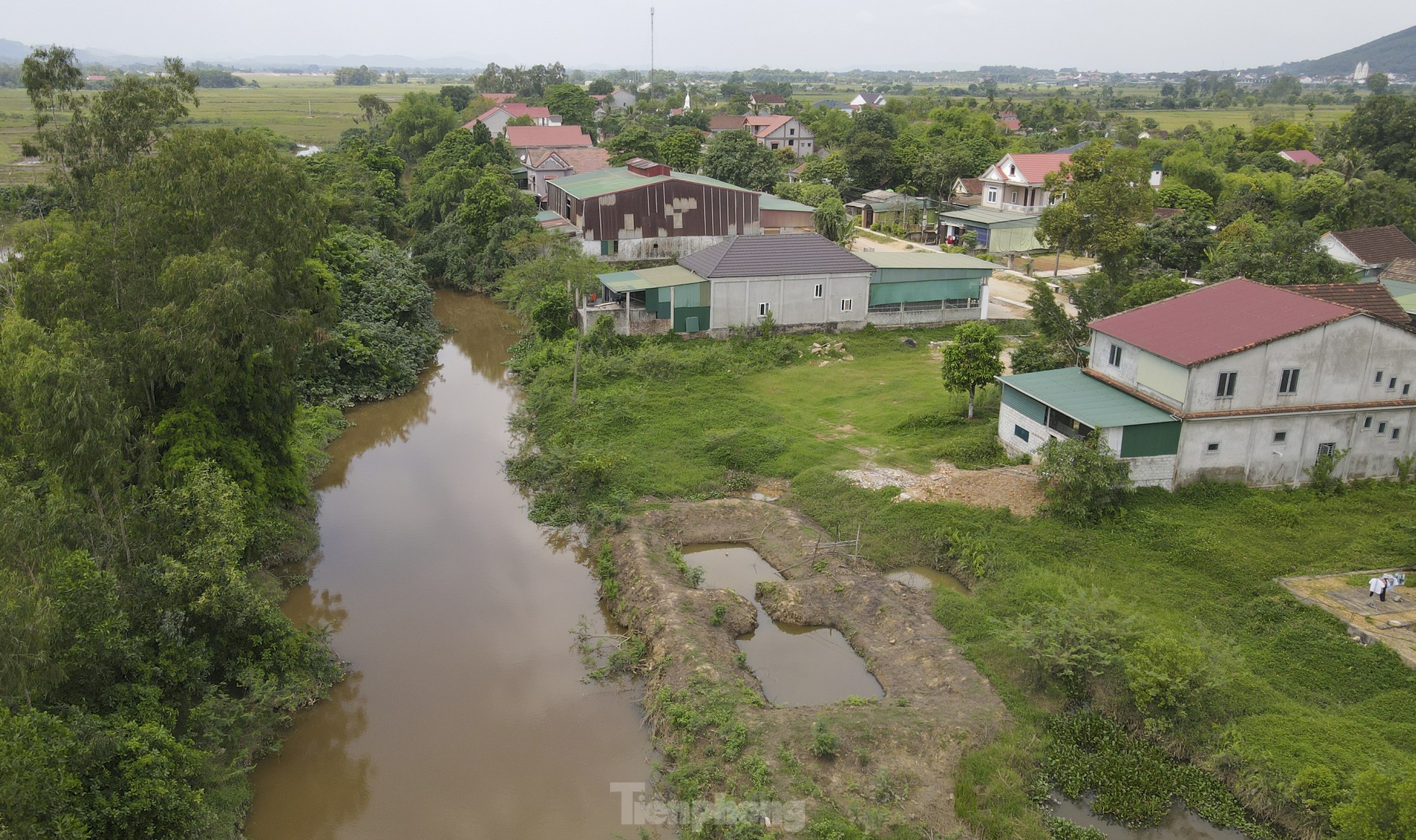 Ha Tinh: Miles de hogares utilizan agua del río contaminada para sus actividades diarias (foto 9)