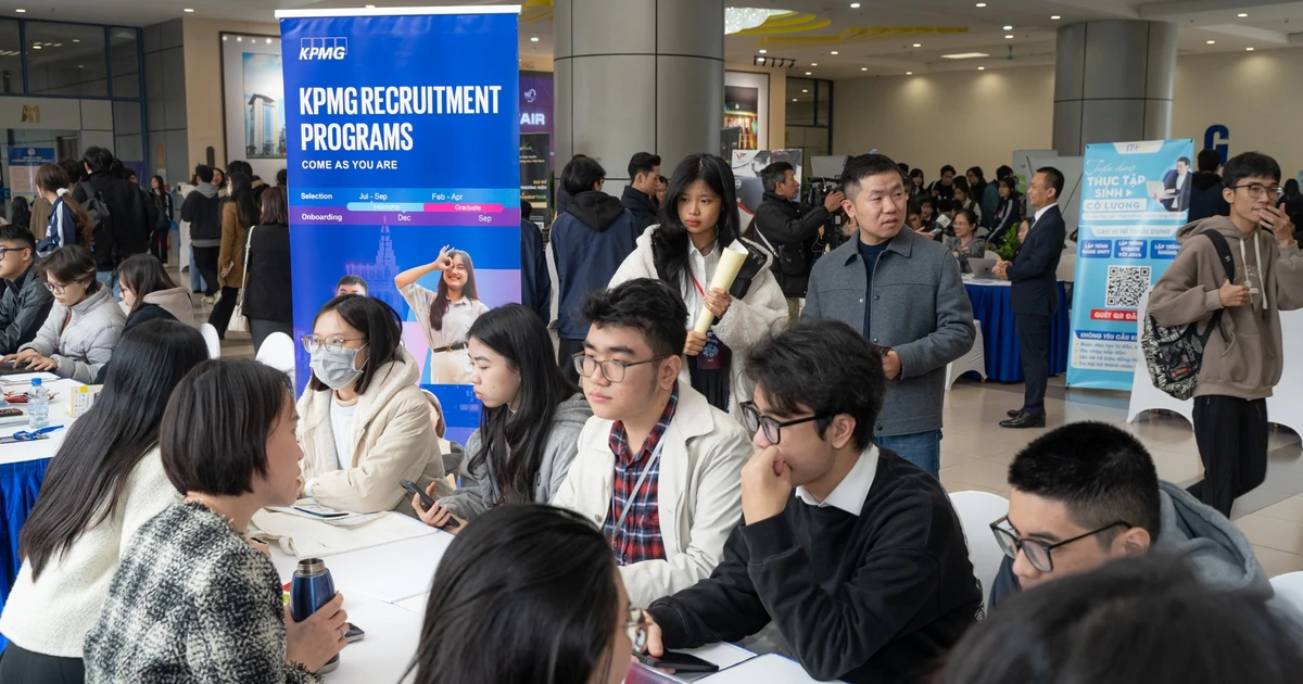 Journée passionnante de rapprochement entre les entreprises et les étudiants de l'Université de Technologie