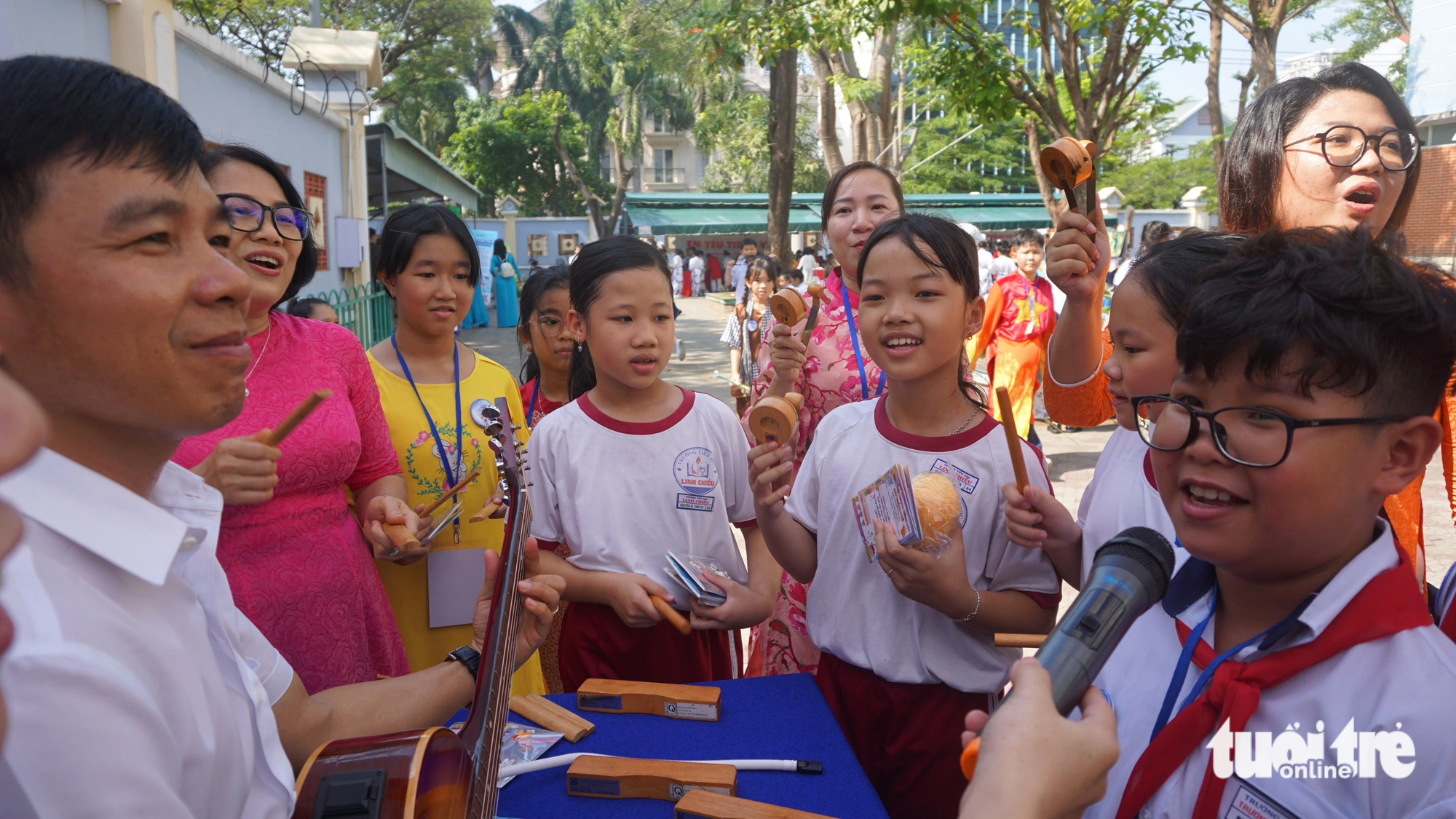 Chơi với tiếng Việt, học sinh mướt mồ hôi mà vẫn vui như Tết - Ảnh 2.