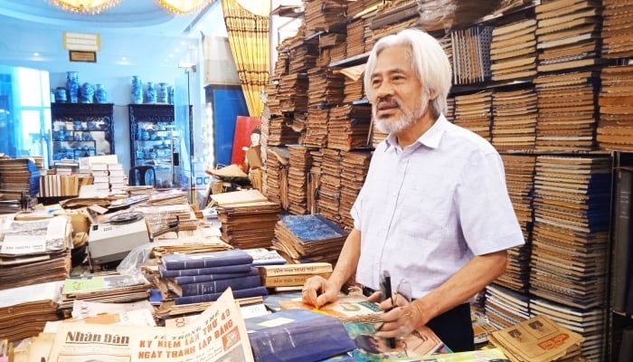 Admire the newspaper warehouse in Thanh Nam