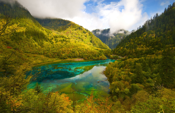 Cửu Trại Câu. Ảnh: Lonely Planet