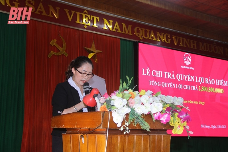 AIA pays 2.8 billion VND in insurance benefits to customers in Thanh Hoa