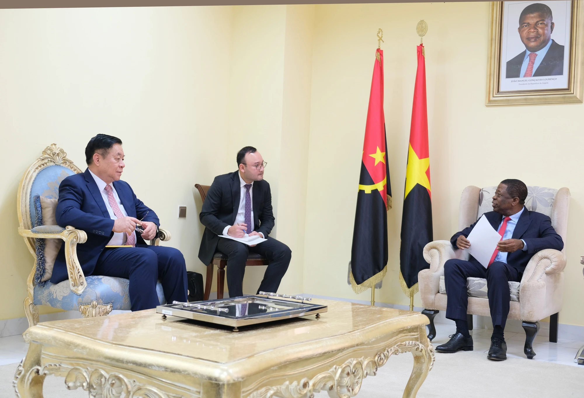 Head of the Central Propaganda Department visits and works in Angola photo 4