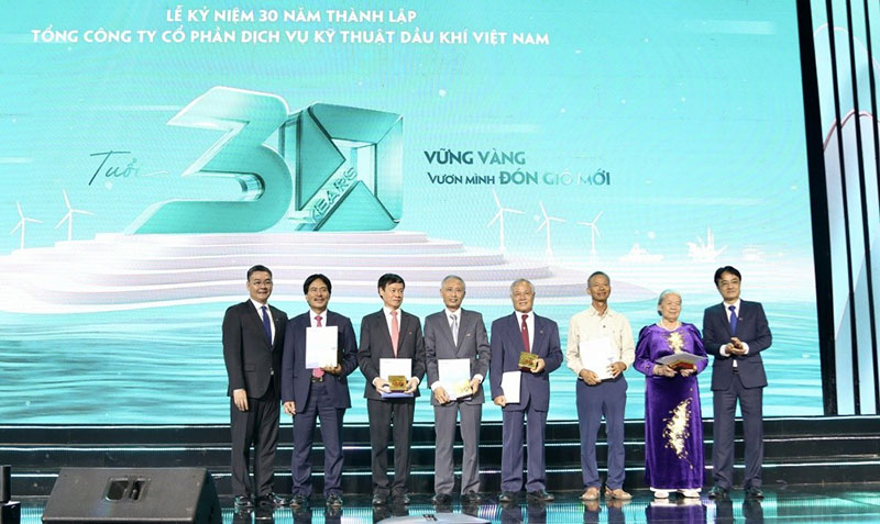 PTSC - Tuổi 30 vững vàng, vươn mình đón gió mới PTSC - Tuổi 30 vững vàng, vươn mình đón gió mới