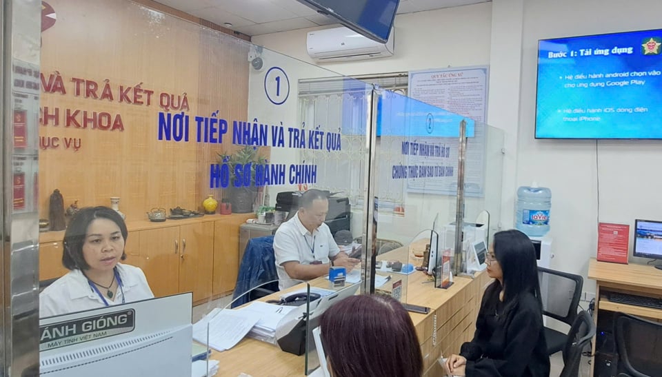 In the district block of Hanoi, the job change focuses on accounting officers, school management leaders and commune-level civil servants holding the positions of Land Administration-Construction, Finance-Accounting, Justice-Civil Status.