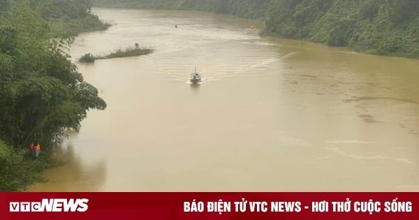 Les corps des victimes de l'accident du camion poubelle dans la rivière Huong ont été retrouvés