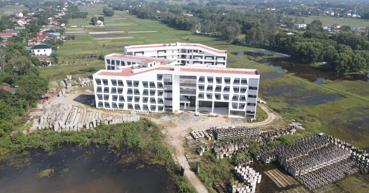 Eine Fachschule im Wert von Hunderten Milliarden Dong in Nghe An wurde unvollendet gebaut und dann aufgegeben.