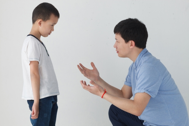 Các ông bố 'độc hại' thường có 6 thói quen điển hình - Ảnh 1.