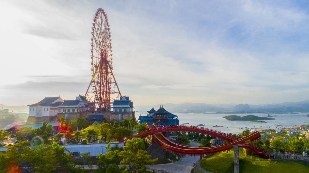 Sun World Ha Long Complex - a favorite tourist destination for many domestic and foreign tourists when exploring the heritage bay. Photo: Ha