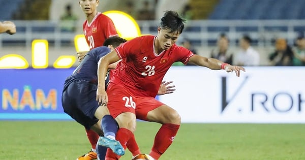 L'entraîneur Kim Sang-sik doit trouver de nouvelles recrues pour l'équipe du Vietnam