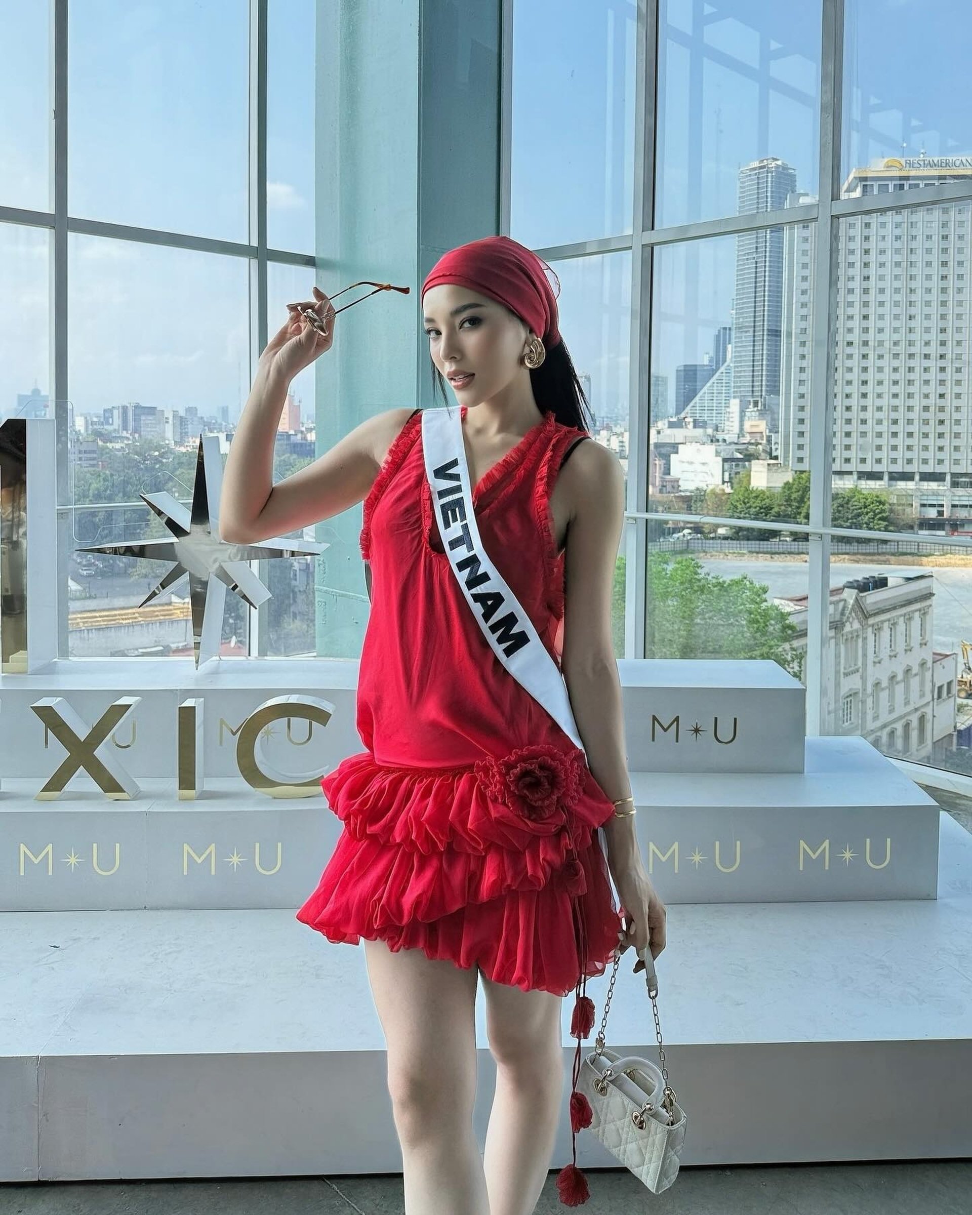 Hoa hậu Kỳ Duyên đem 72 bộ đồ, biến hóa đa dạng ở Miss Universe 2024 - 7