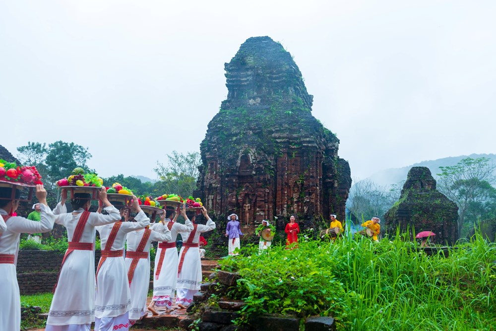 Điểm sáng trong công tác trùng tu di tích Chăm và thu hút khách du lịch