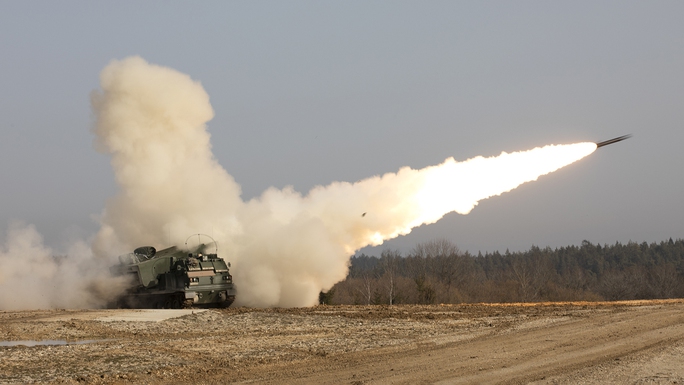 Sát thủ vô hình của Nga khắc chế HIMARS - Ảnh 2.